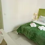 Lalitana Center * לאגוּ‏ש