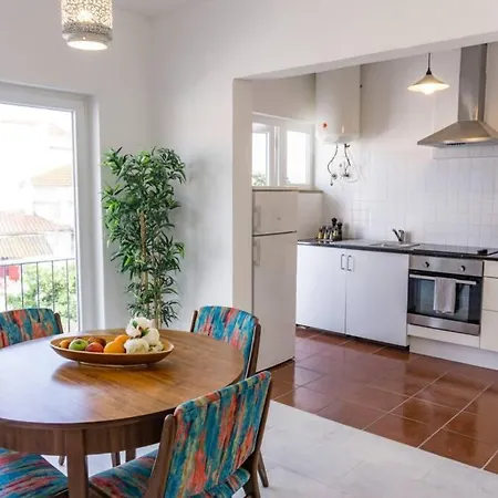 Lalitana Center * לאגוּ‏ש